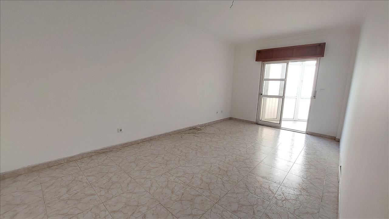 Apartamento T2 - Algueirão Mem-Martins - Image 5