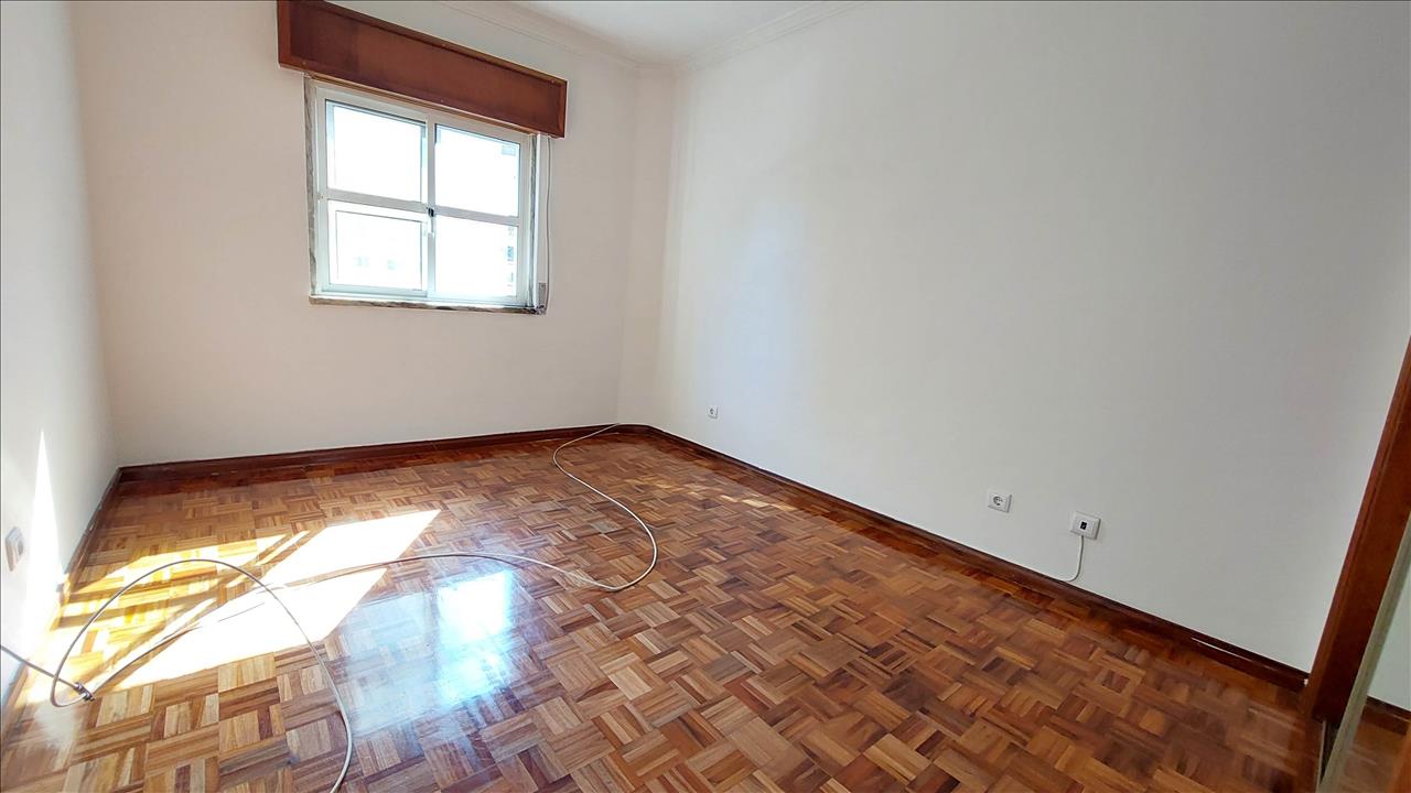 Apartamento T2 - Algueirão Mem-Martins - Image 11