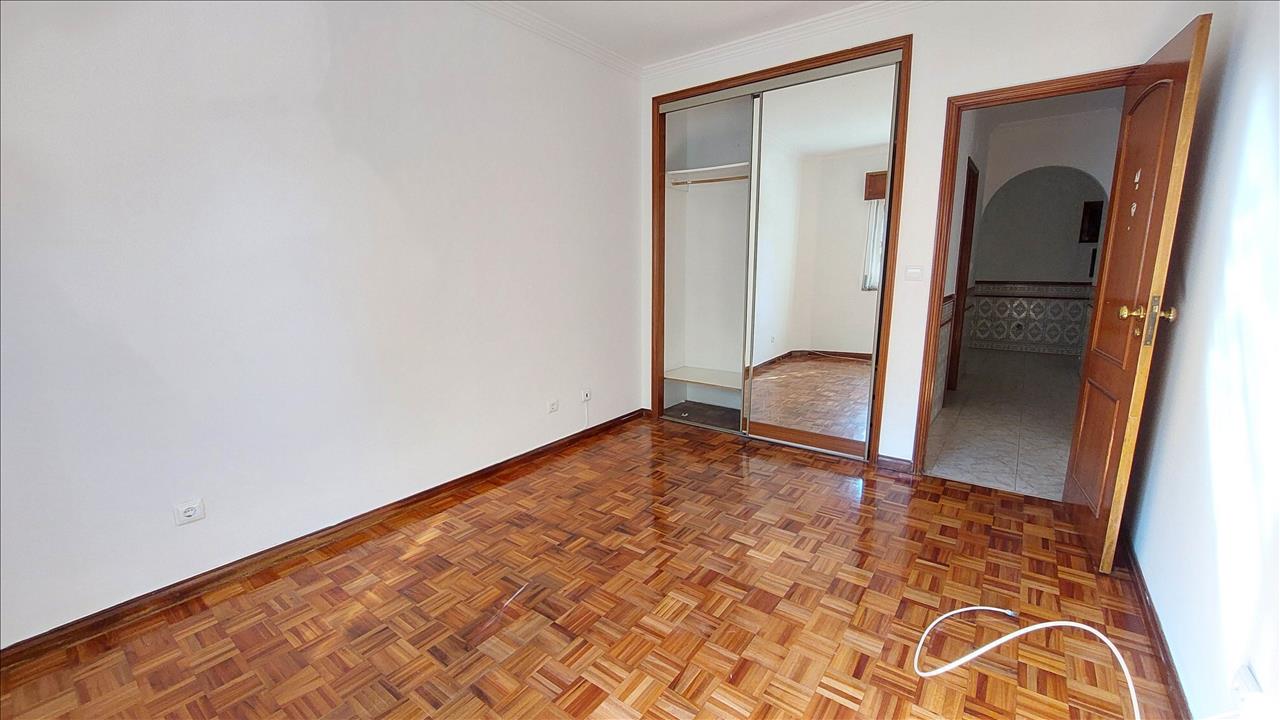 Apartamento T2 - Algueirão Mem-Martins - Image 12