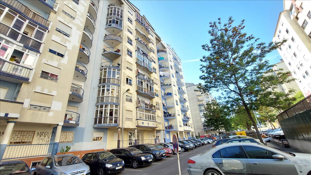 Apartamento T2 - Algueirão Mem-Martins - Image 1