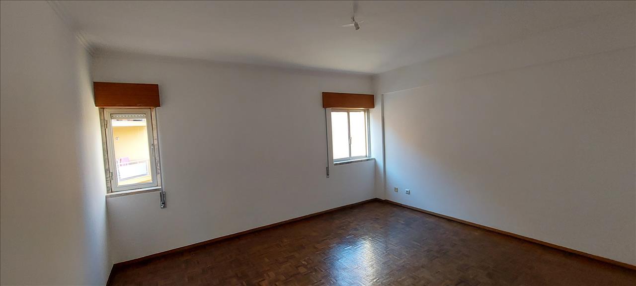 undefined - Image 3