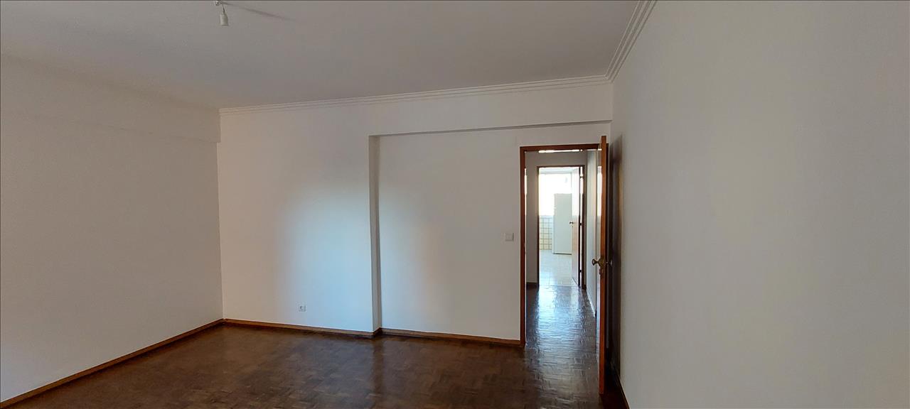 undefined - Image 4