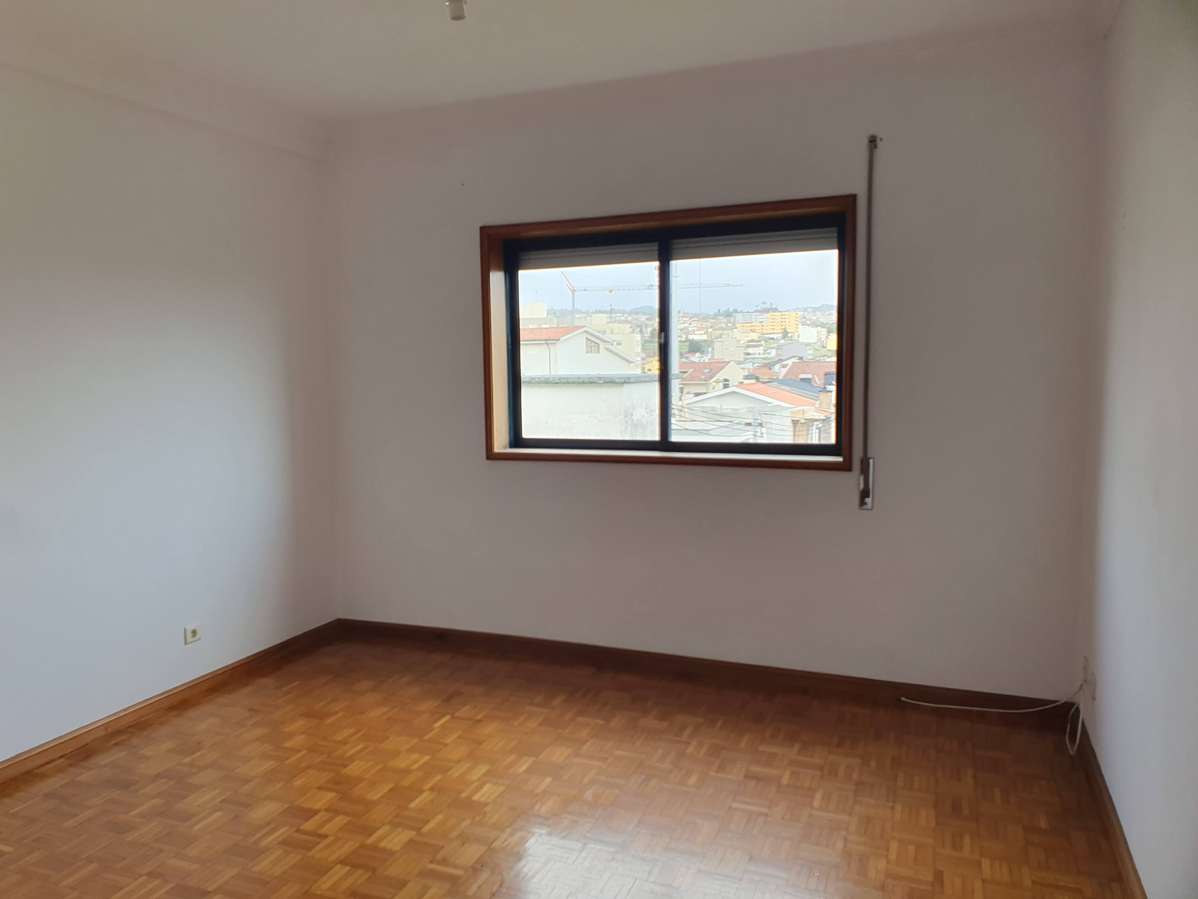 Apartamento T1 em  Rio Tinto - Rua das Cavadas - Image 3