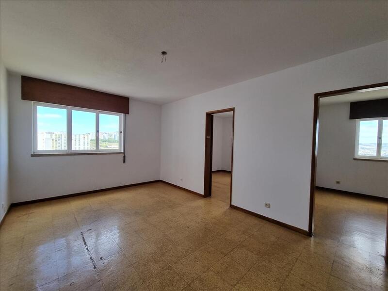 Apartamento T2 Santo António de Cavaleiros (Loures) - Image 5
