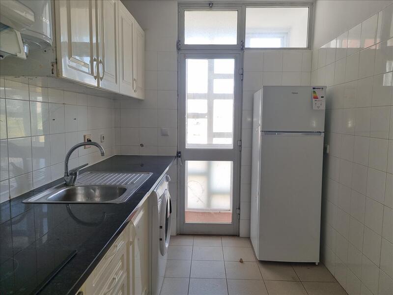 Apartamento T2 Santo António de Cavaleiros (Loures) - Image 11