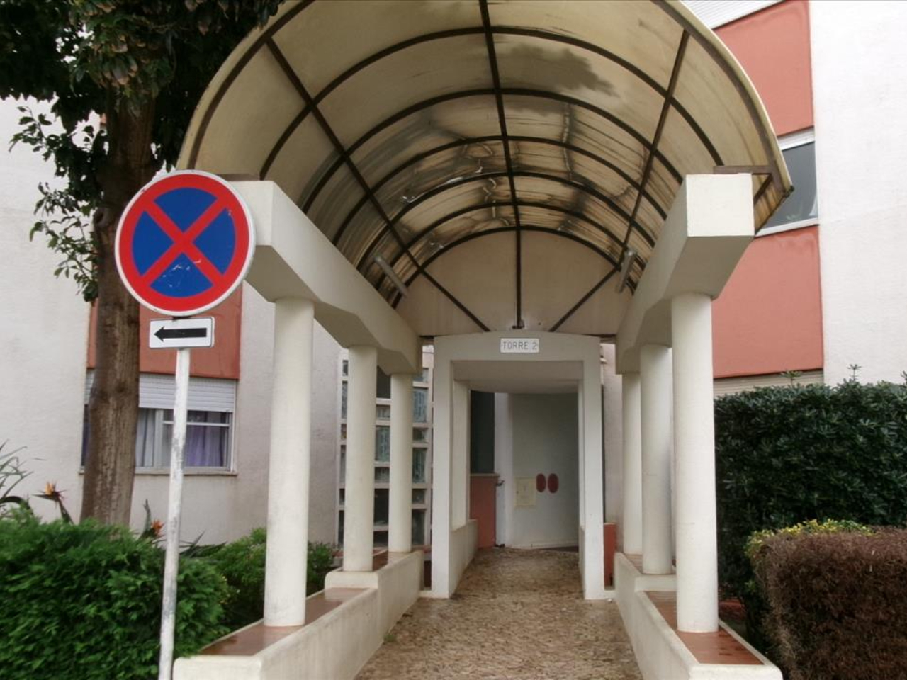 Apartamento T2 Santo António de Cavaleiros (Loures) - Image 2