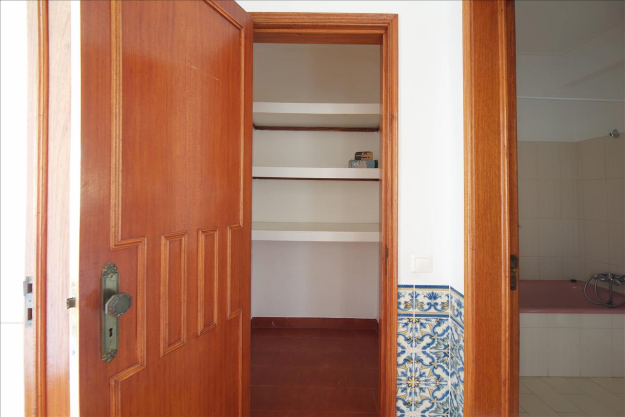 Apartamento T3 com Varanda e Arrecadação, no Centro do Pinhal Novo - Image 17