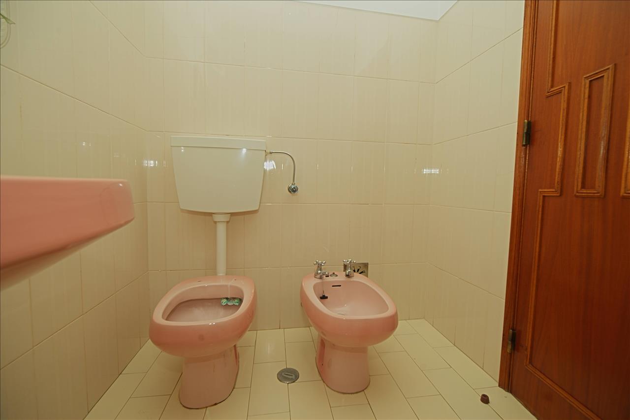 Apartamento T3 com Varanda e Arrecadação, no Centro do Pinhal Novo - Image 15