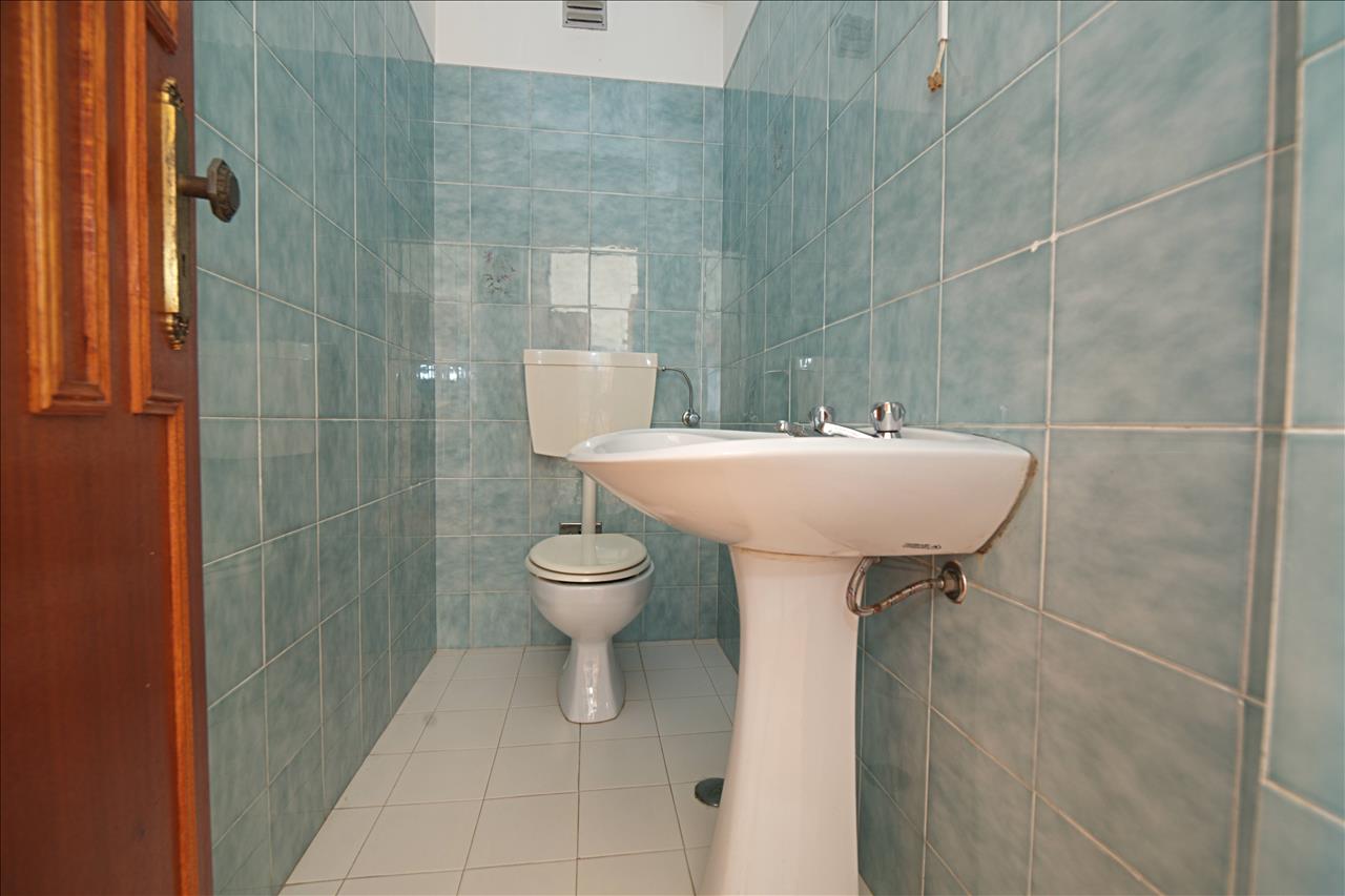 Apartamento T3 com Varanda e Arrecadação, no Centro do Pinhal Novo - Image 16