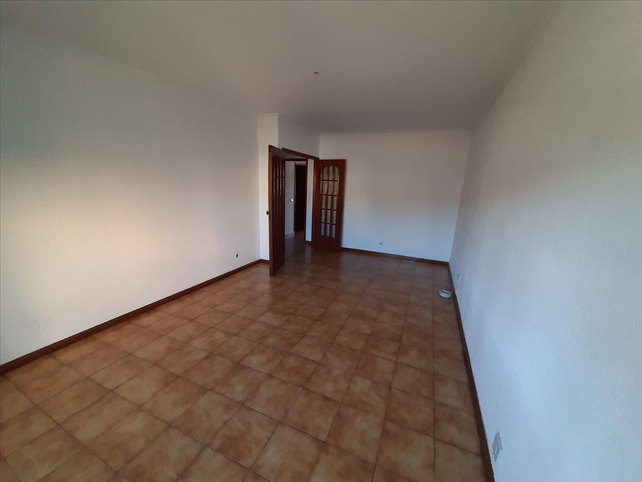 Apartamento T3 em Baguim do Monte, Gondomar - Frente Lidl - Image 4