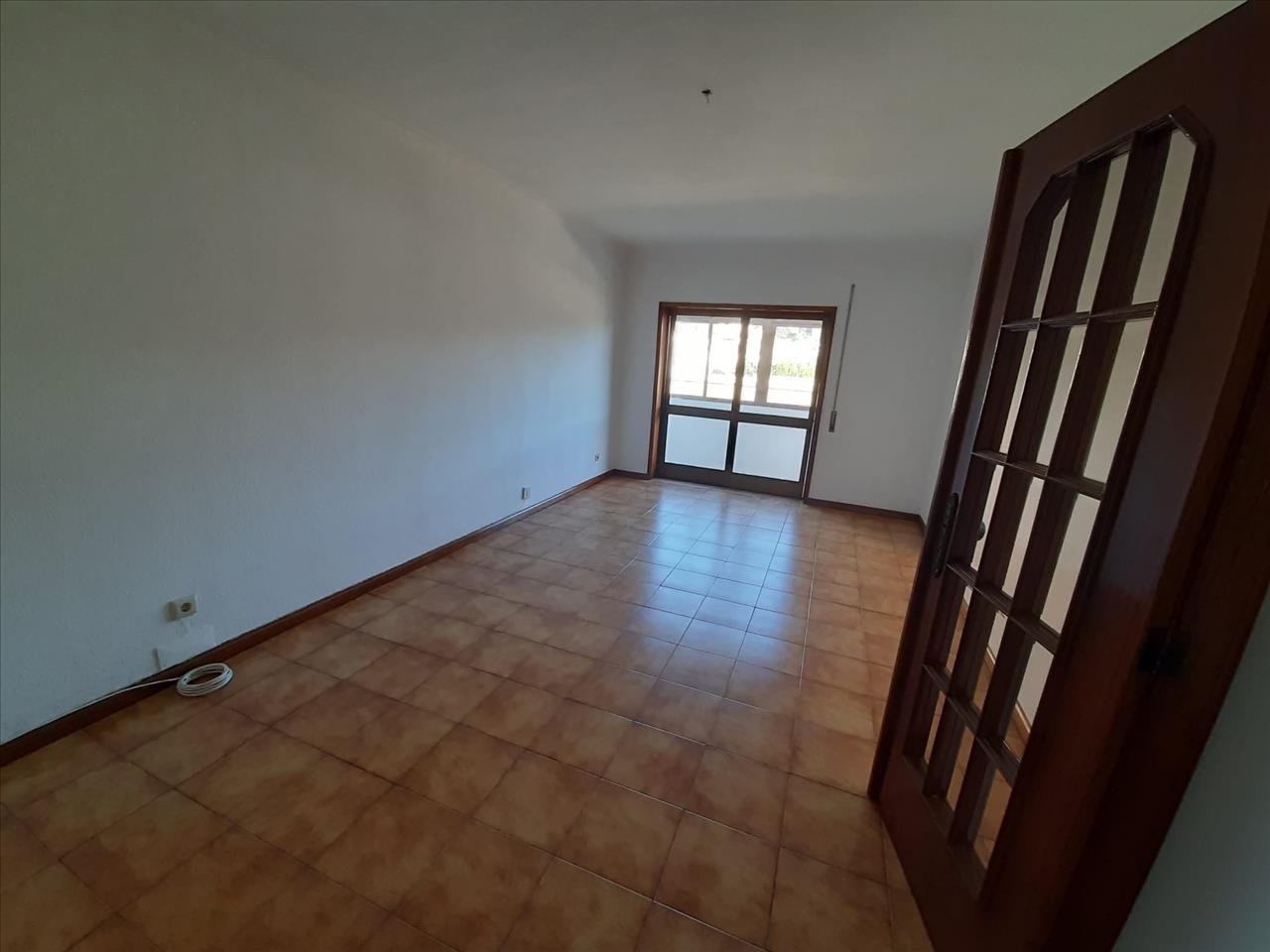Apartamento T3 em Baguim do Monte, Gondomar - Frente Lidl - Image 3
