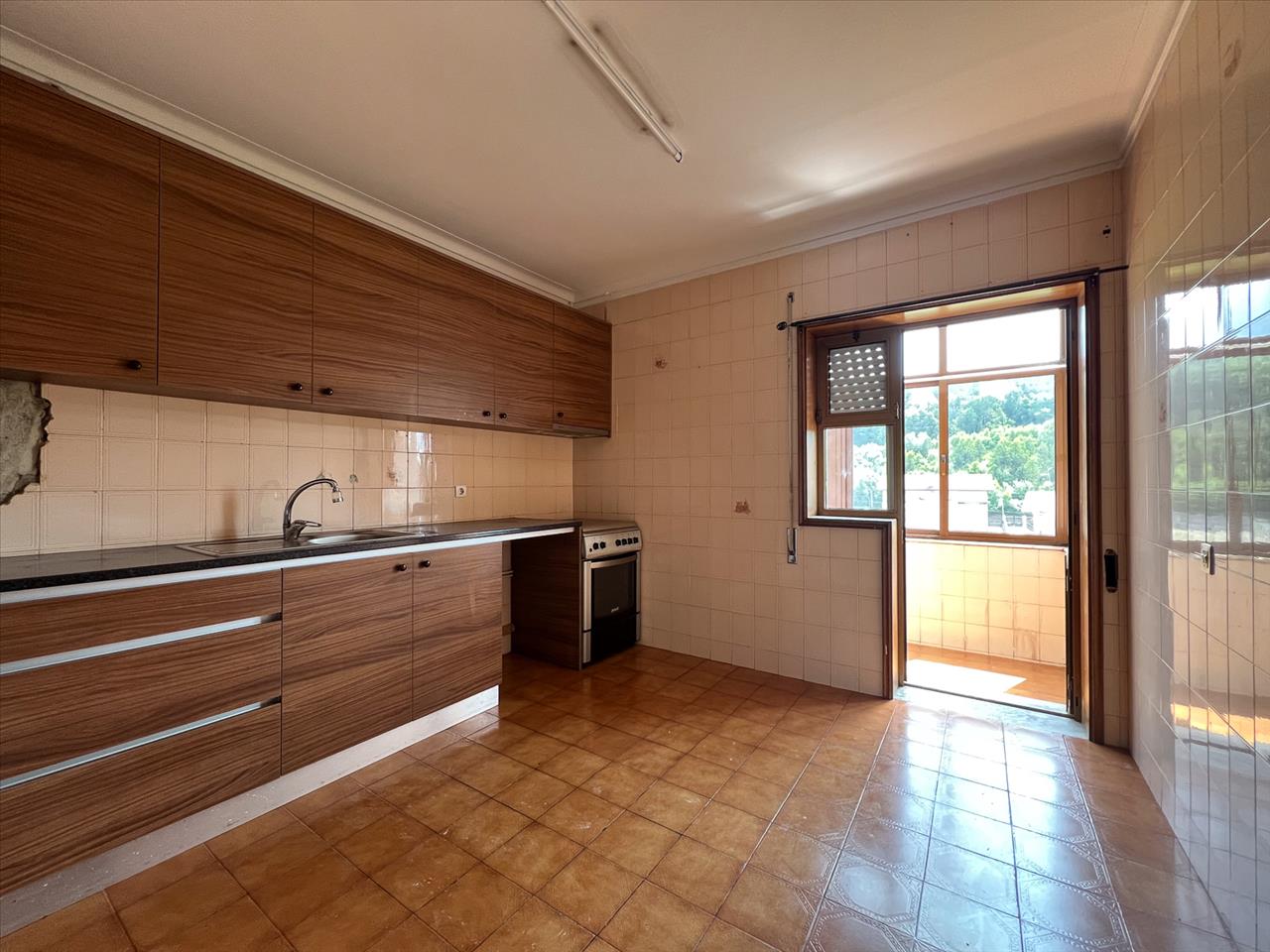 Apartamento T3 com uma área total de 241 m2 - Image 9