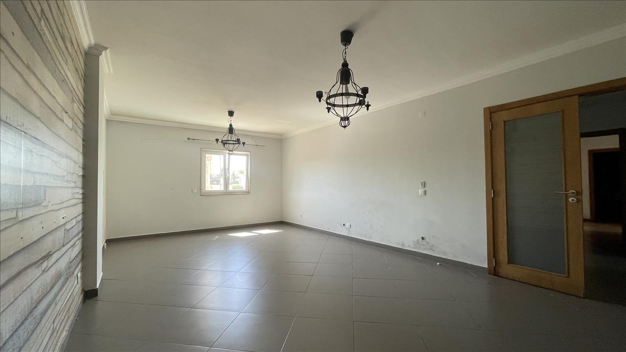 Apartamento T2, com parqueamento, em Brejos de Azeitão - Image 7