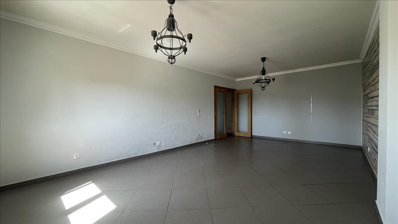 Apartamento T2, com parqueamento, em Brejos de Azeitão - Image 6