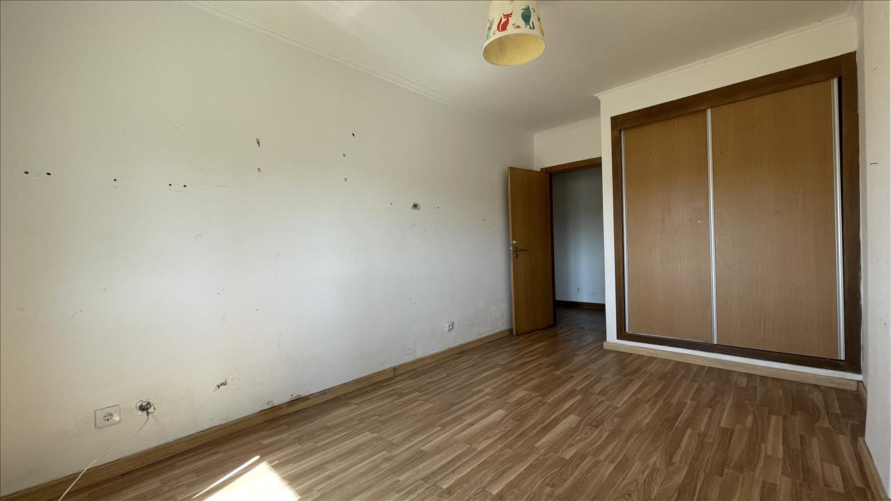 Apartamento T2, com parqueamento, em Brejos de Azeitão - Image 11