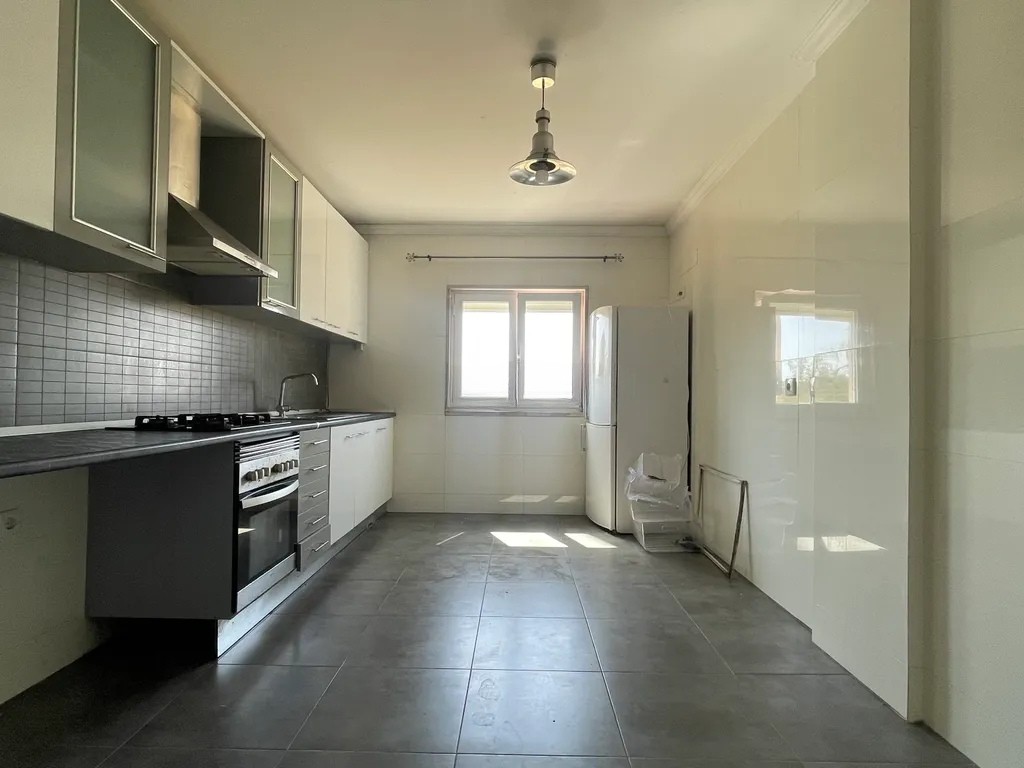 Apartamento T2, com parqueamento, em Brejos de Azeitão - Image 9