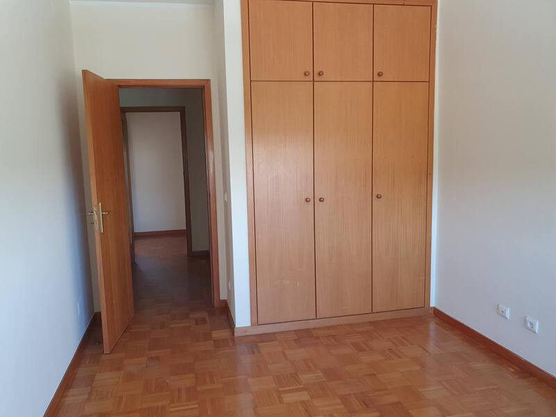 Apartamento T2 em Rio Tinto com 116m² com Varanda - Image 10