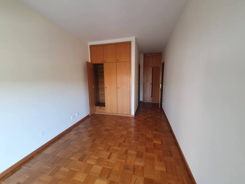 Apartamento T2 em Rio Tinto com 116m² com Varanda - Image 7