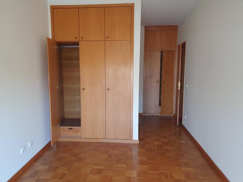 Apartamento T2 em Rio Tinto com 116m² com Varanda - Image 9