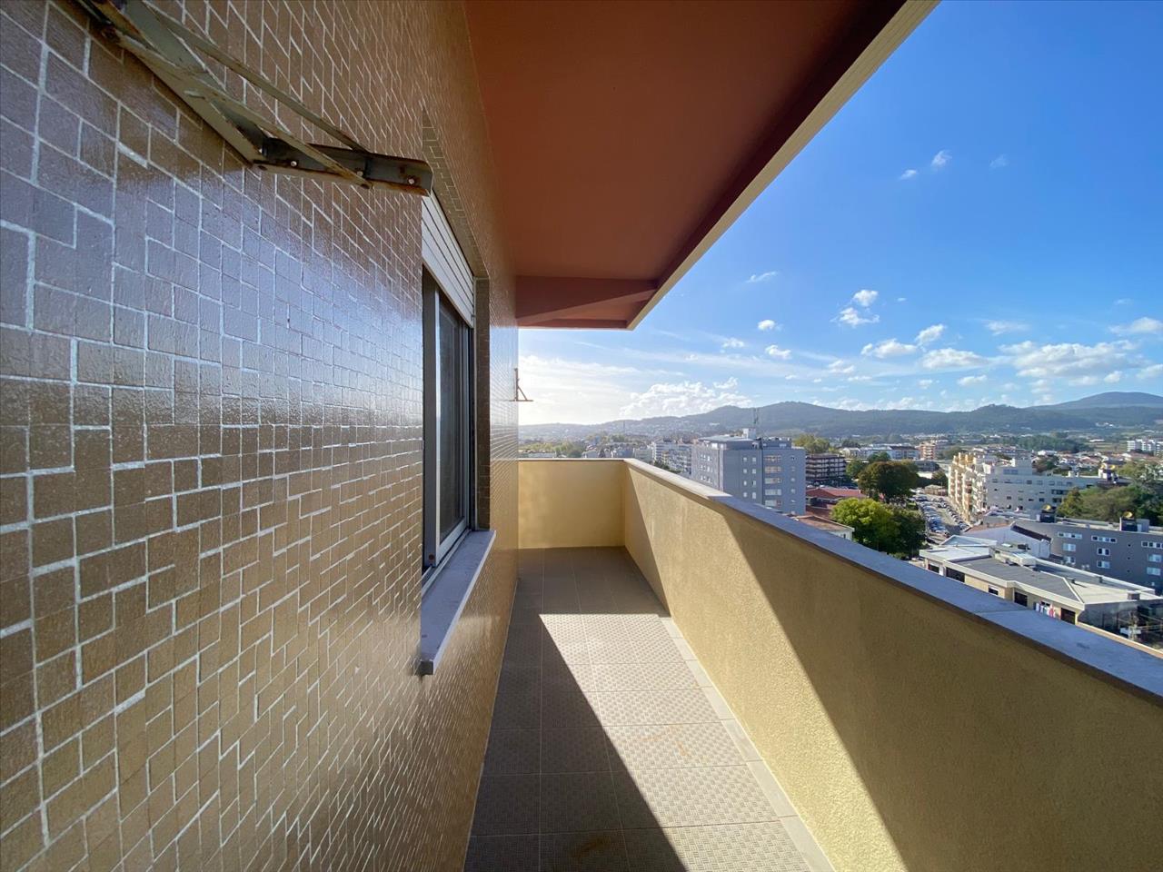Apartamento T2 em Arcozelo Barcelos com Varanda e Elevador - Image 7