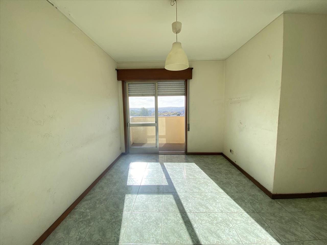 Apartamento T2 em Arcozelo Barcelos  com Varanda e Elevador - Image 5