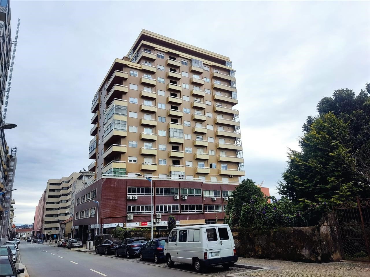Apartamento T2 em Arcozelo Barcelos  com Varanda e Elevador - Image 1
