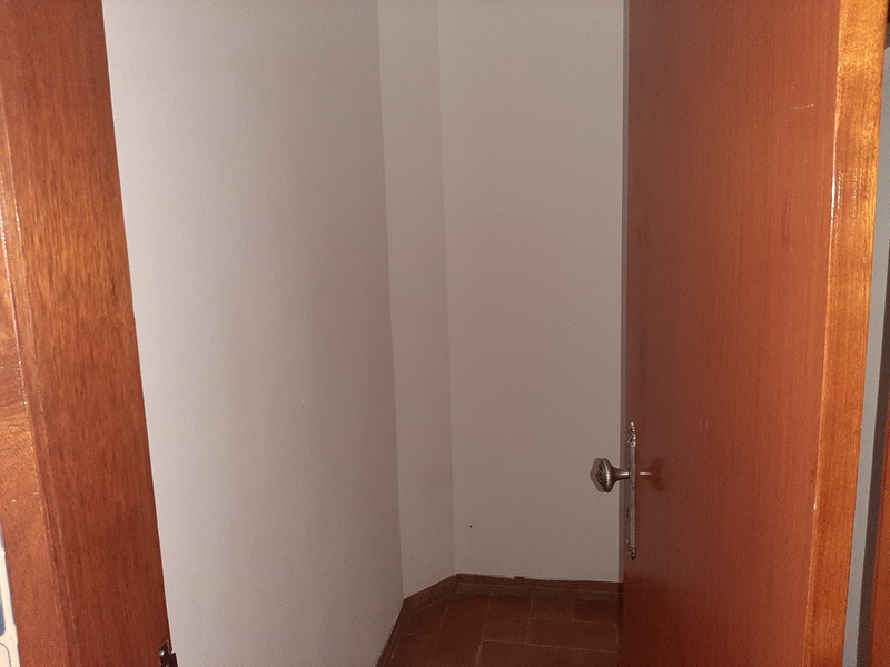 Apartamento T2 Luminoso no Centro de Olhão – 3º Andar - Image 6
