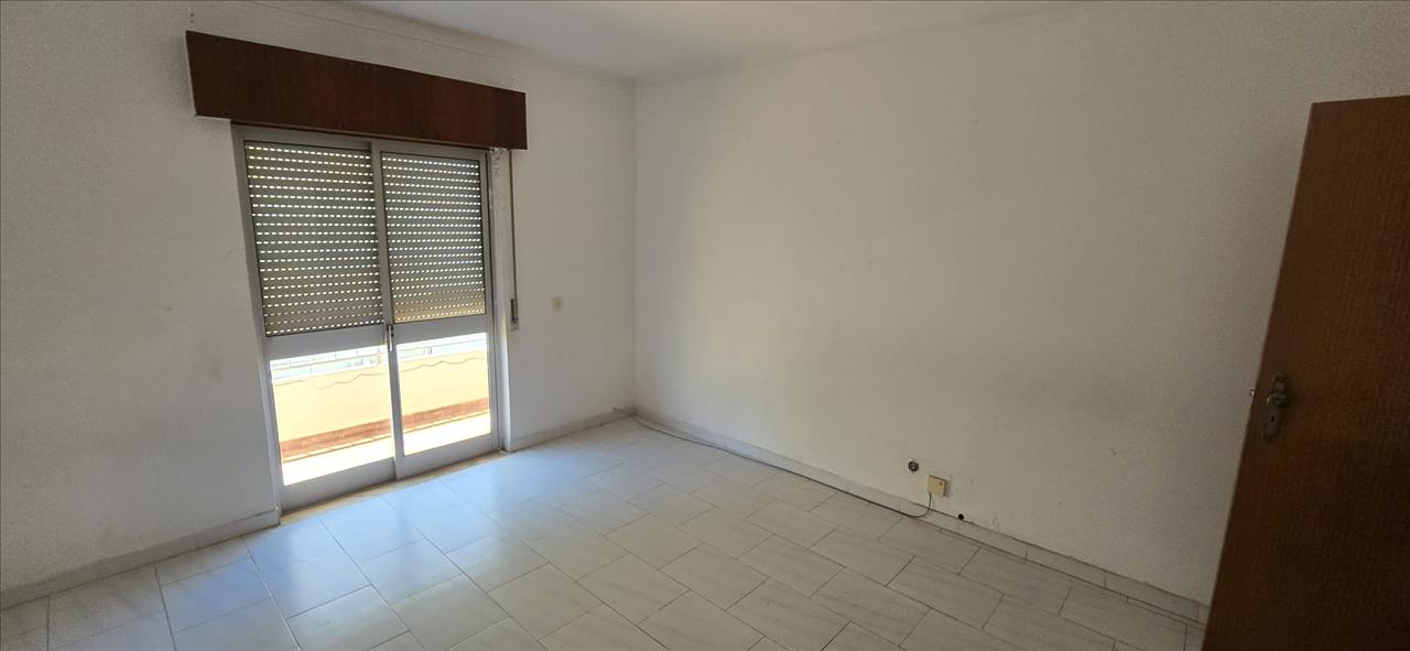 undefined - Image 4