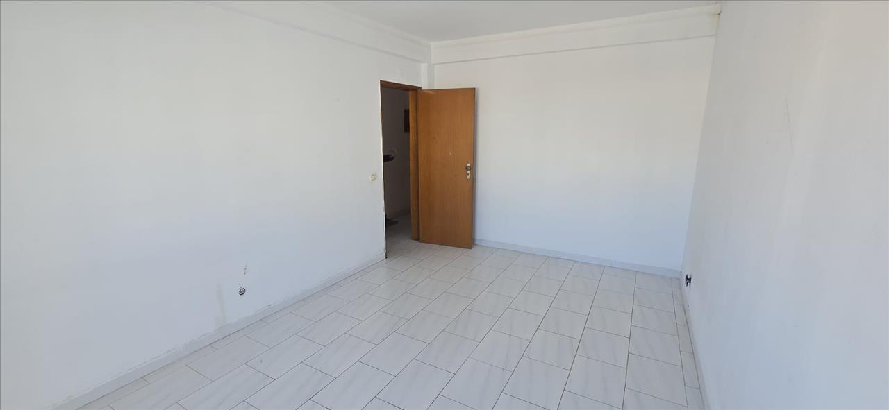 undefined - Image 6