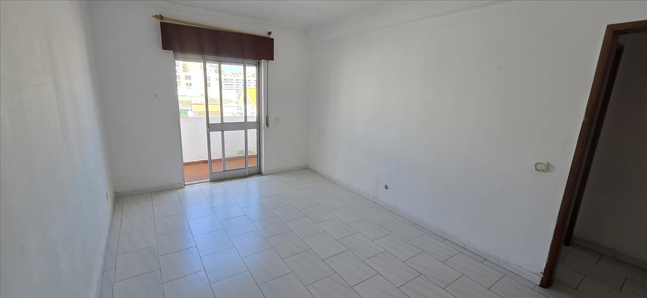 undefined - Image 3