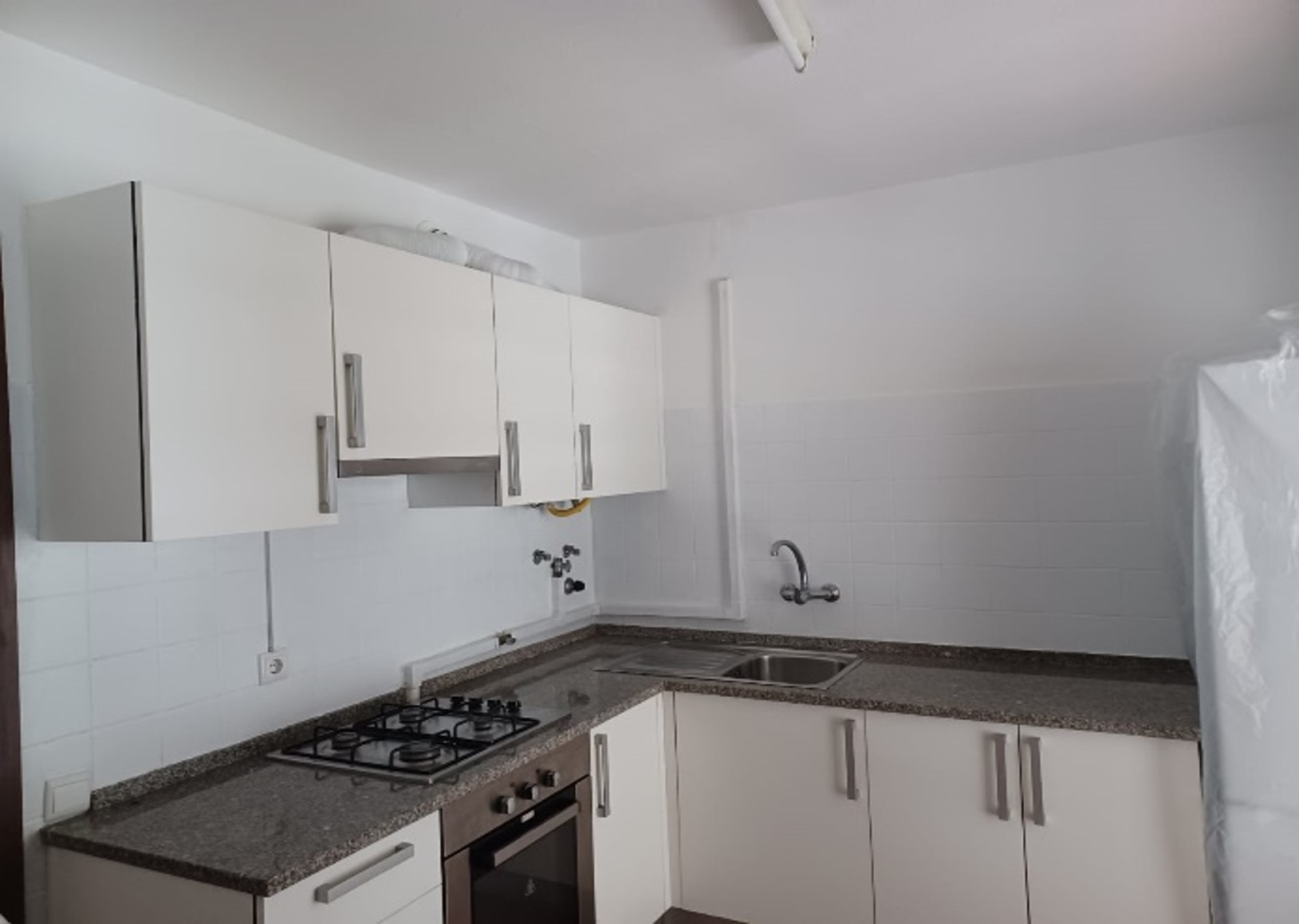 Apartamento T3 com 89 m² na Rua Bernardo Santareno – Miratejo - Image 6