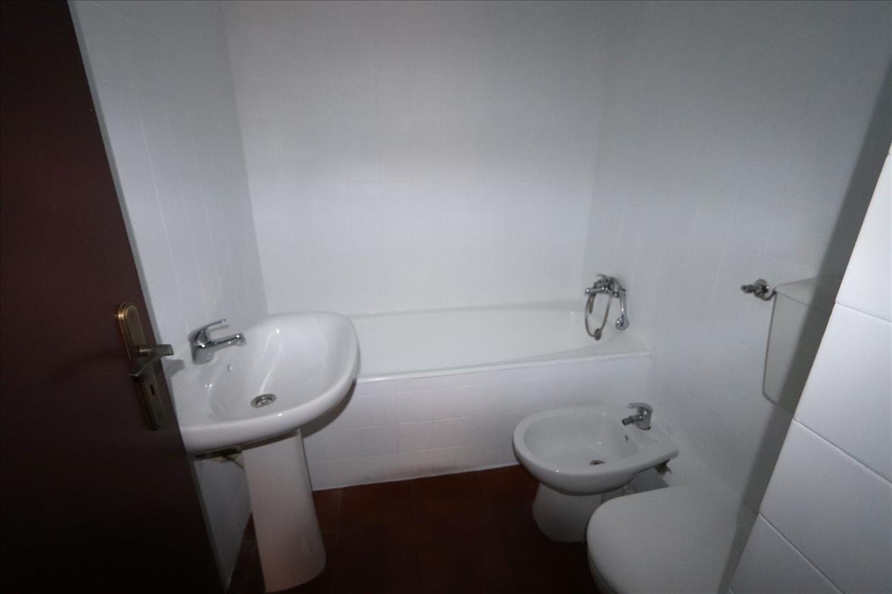 Apartamento T3 com 89 m² na Rua Bernardo Santareno – Miratejo - Image 12