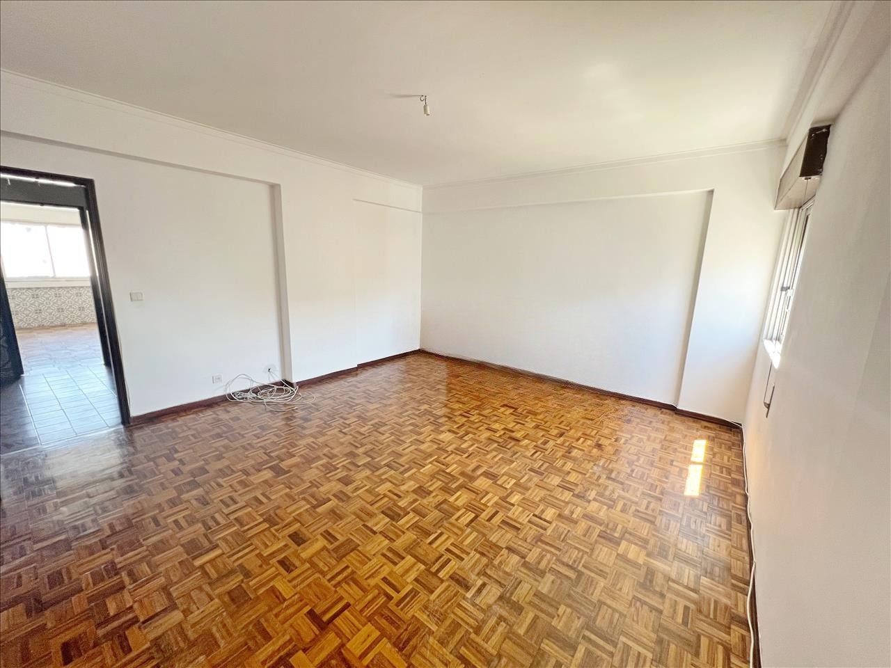 undefined - Image 4