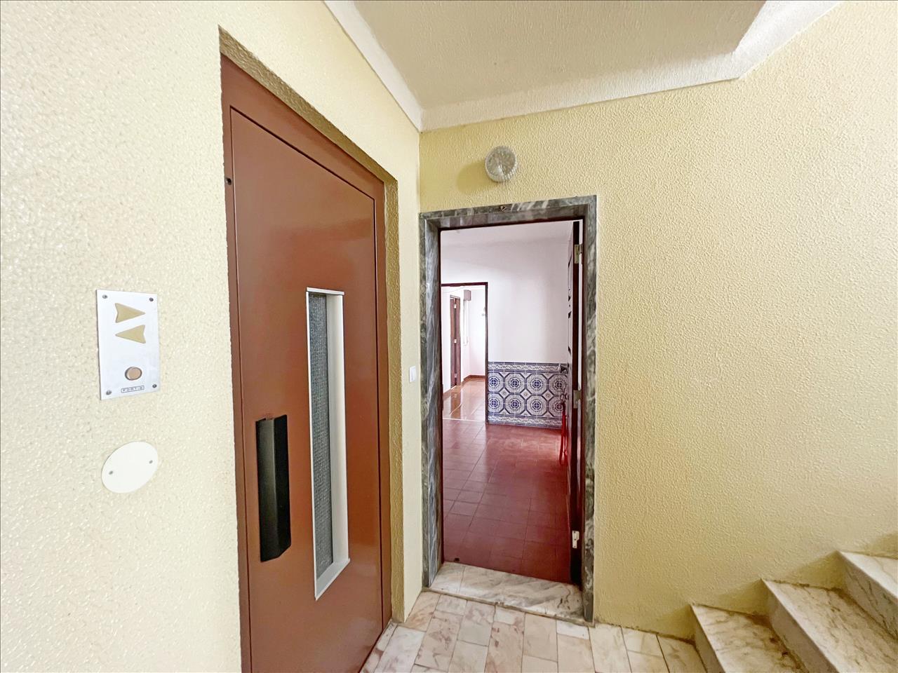 undefined - Image 2