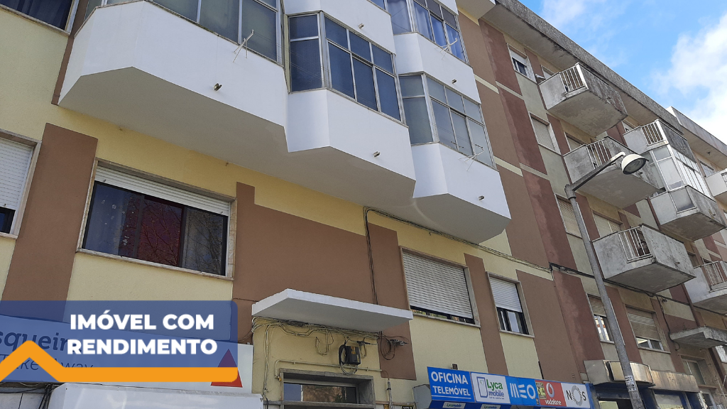 Apartamento T2 Rio de Mouro - Image 1