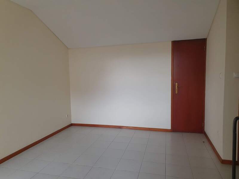 Apartamento T3 Duplex - Oportunidade de Investimento - Image 13