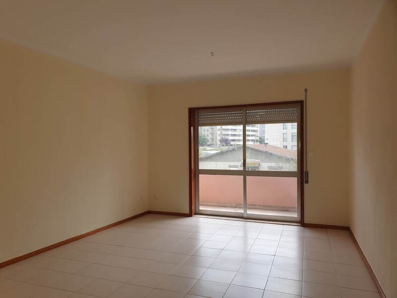 Apartamento T3 Duplex - Oportunidade de Investimento - Image 3