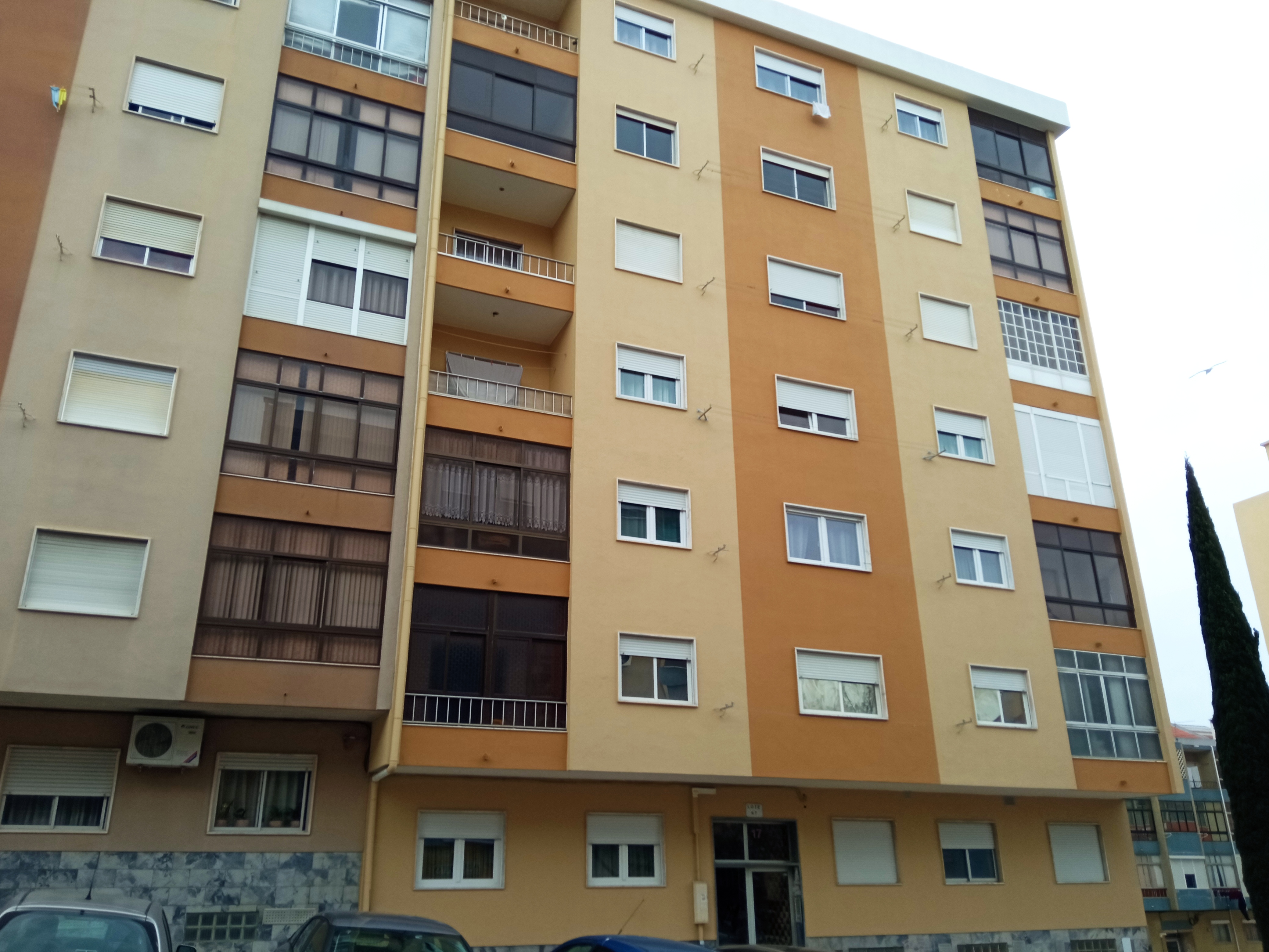 Apartamento T1 na Torre da Marinha, Seixal - Image 1