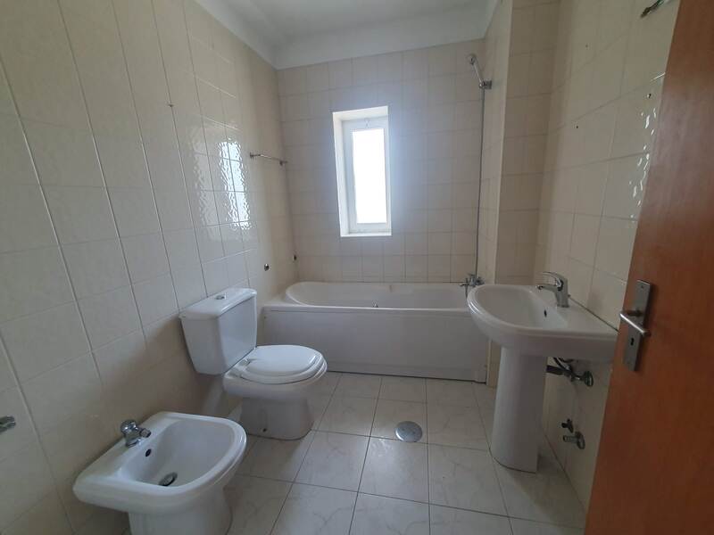 Apartamento T2 em Ermesinde, Valongo - Boas áreas e acessibilidades - Image 13