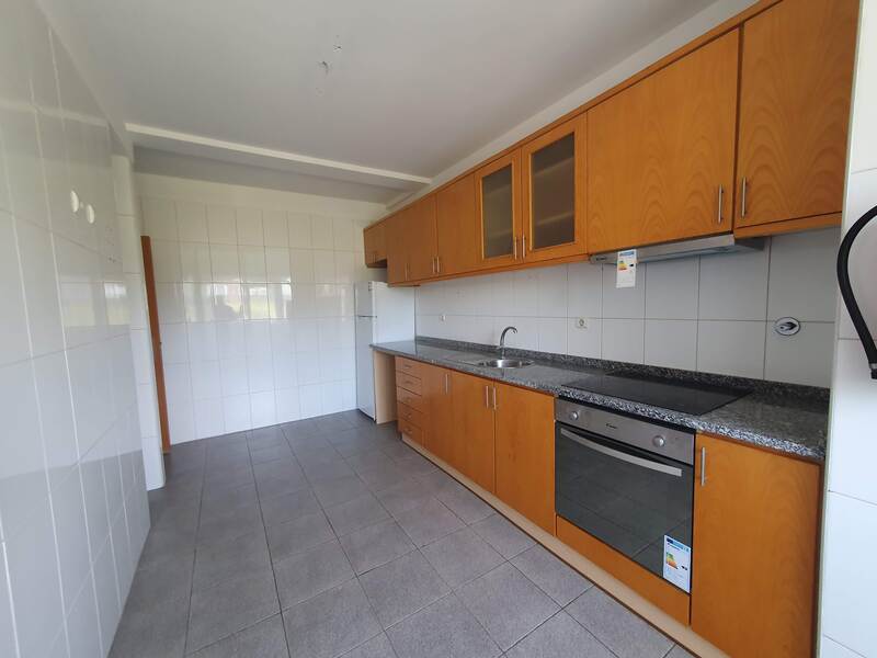 Apartamento T2 em Ermesinde, Valongo - Boas áreas e acessibilidades - Image 12