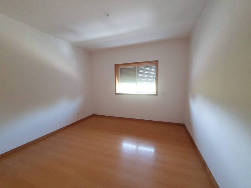 Apartamento T2 em Ermesinde, Valongo - Boas áreas e acessibilidades - Image 10