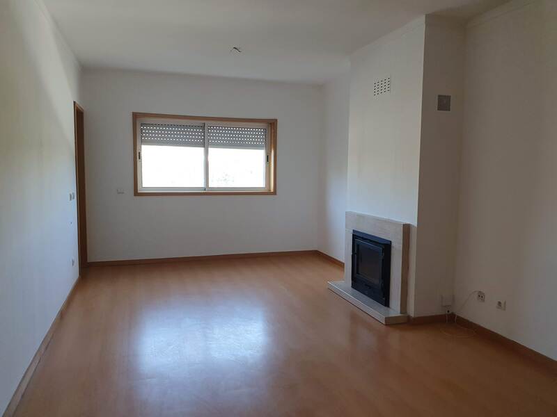 Apartamento T2 em Ermesinde, Valongo - Boas áreas e acessibilidades - Image 5