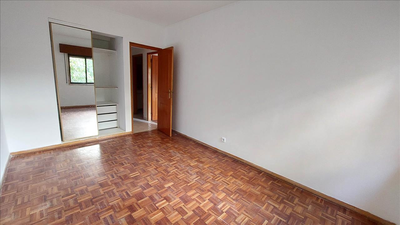 Apartamento T3 - Algueirão Mem-Martins - Image 11