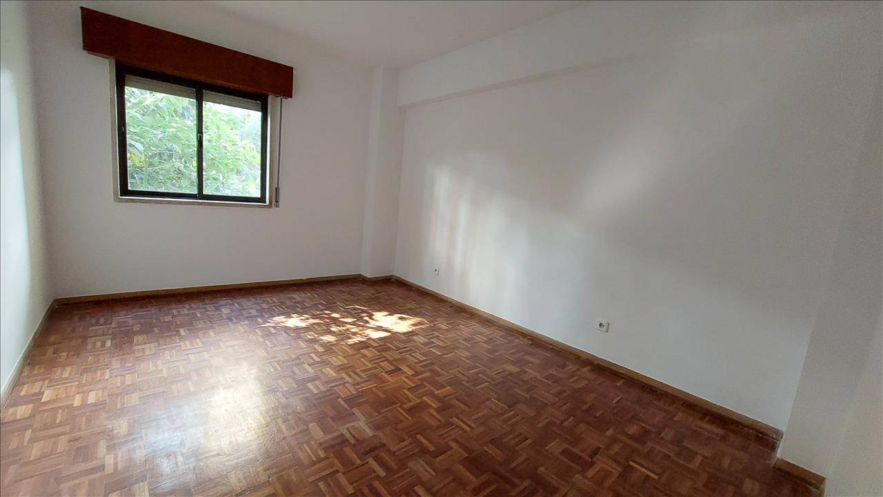Apartamento T3 - Algueirão Mem-Martins - Image 12