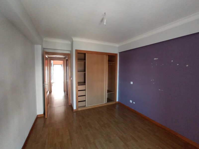 Apartamento T2 Carregado - - Image 12