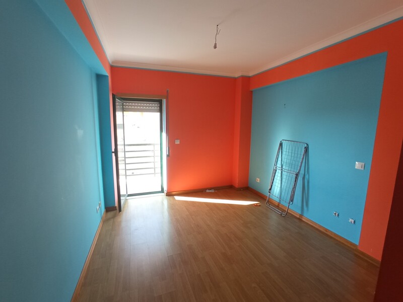 Apartamento T2 Carregado - - Image 7
