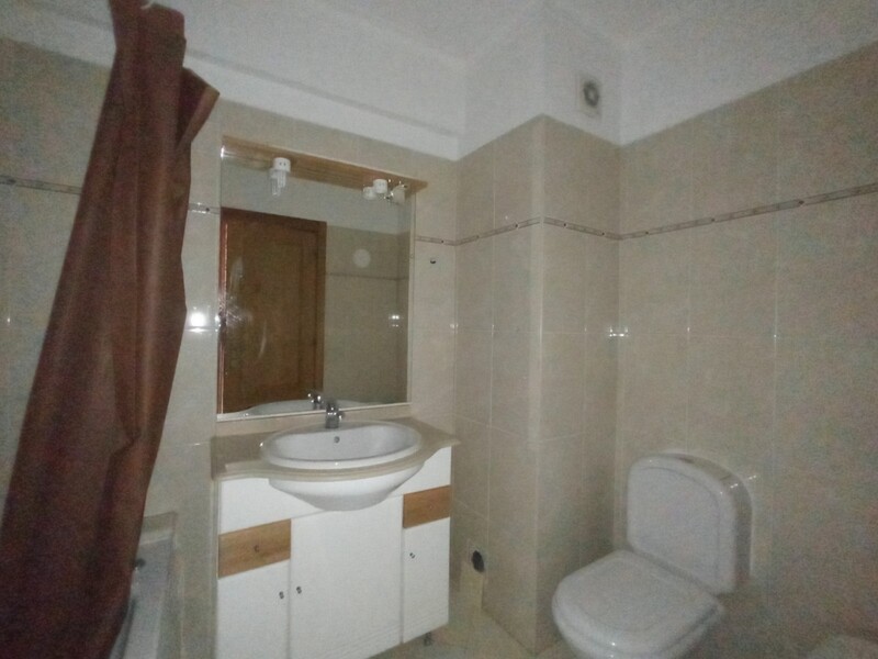 Apartamento T2 Carregado - - Image 11