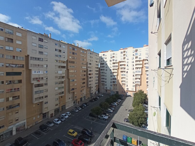 Apartamento T2 Carregado - - Image 9