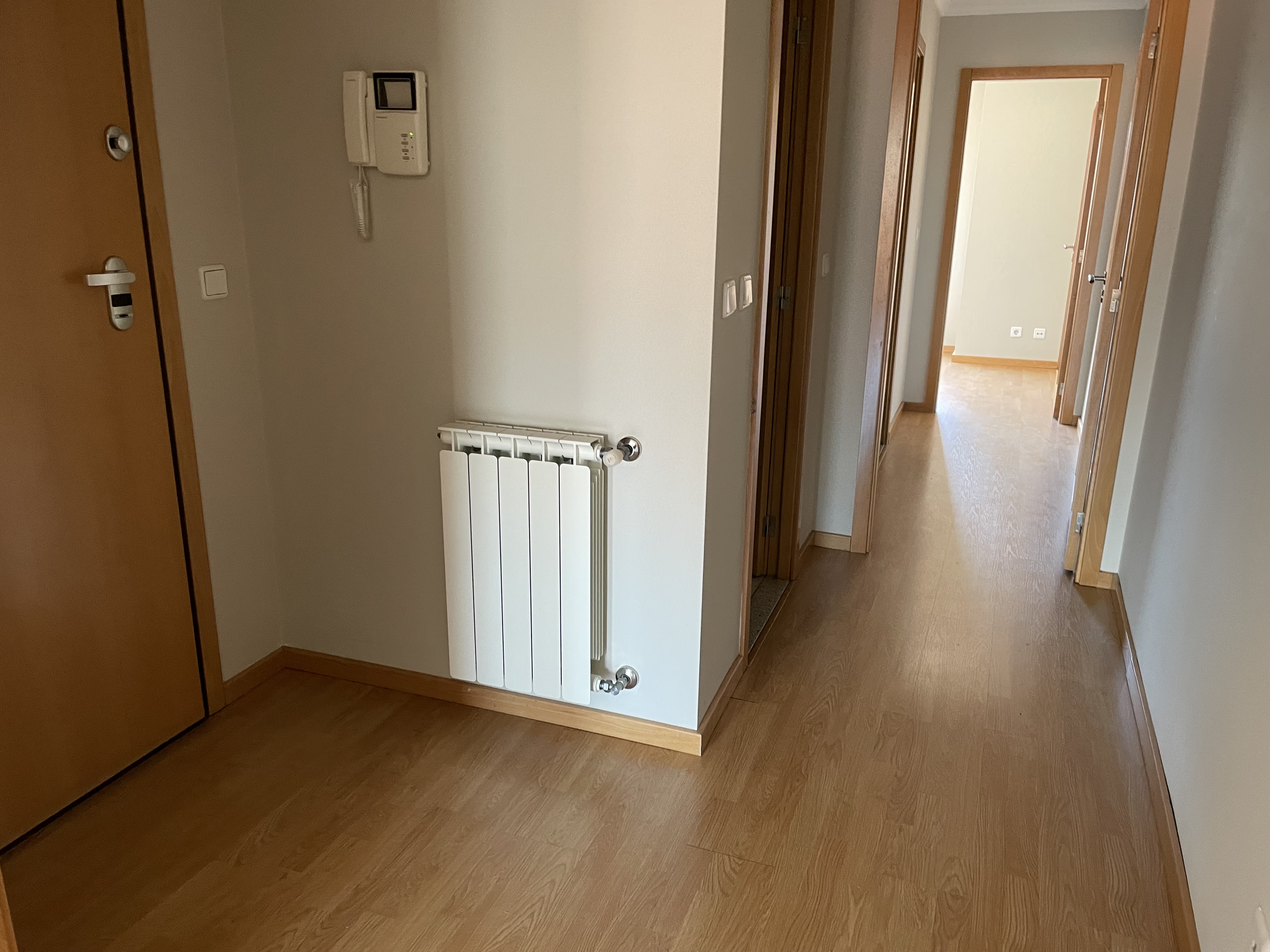 Apartamento T1 com elevador e garagem - Paranhos - Porto - Image 5