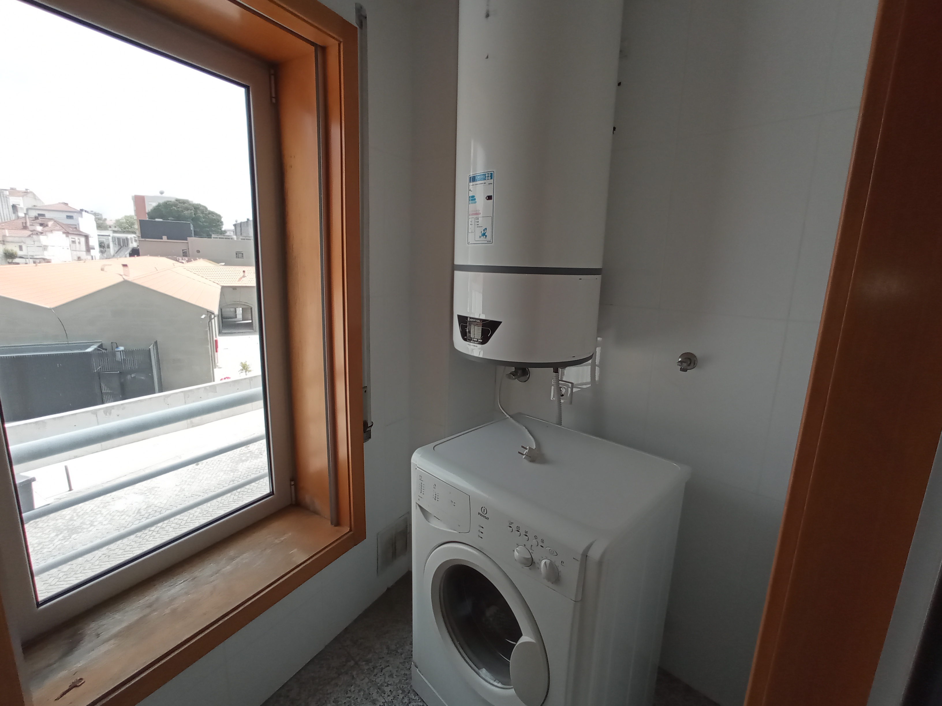 Apartamento T1 com elevador e garagem - Paranhos - Porto - Image 11